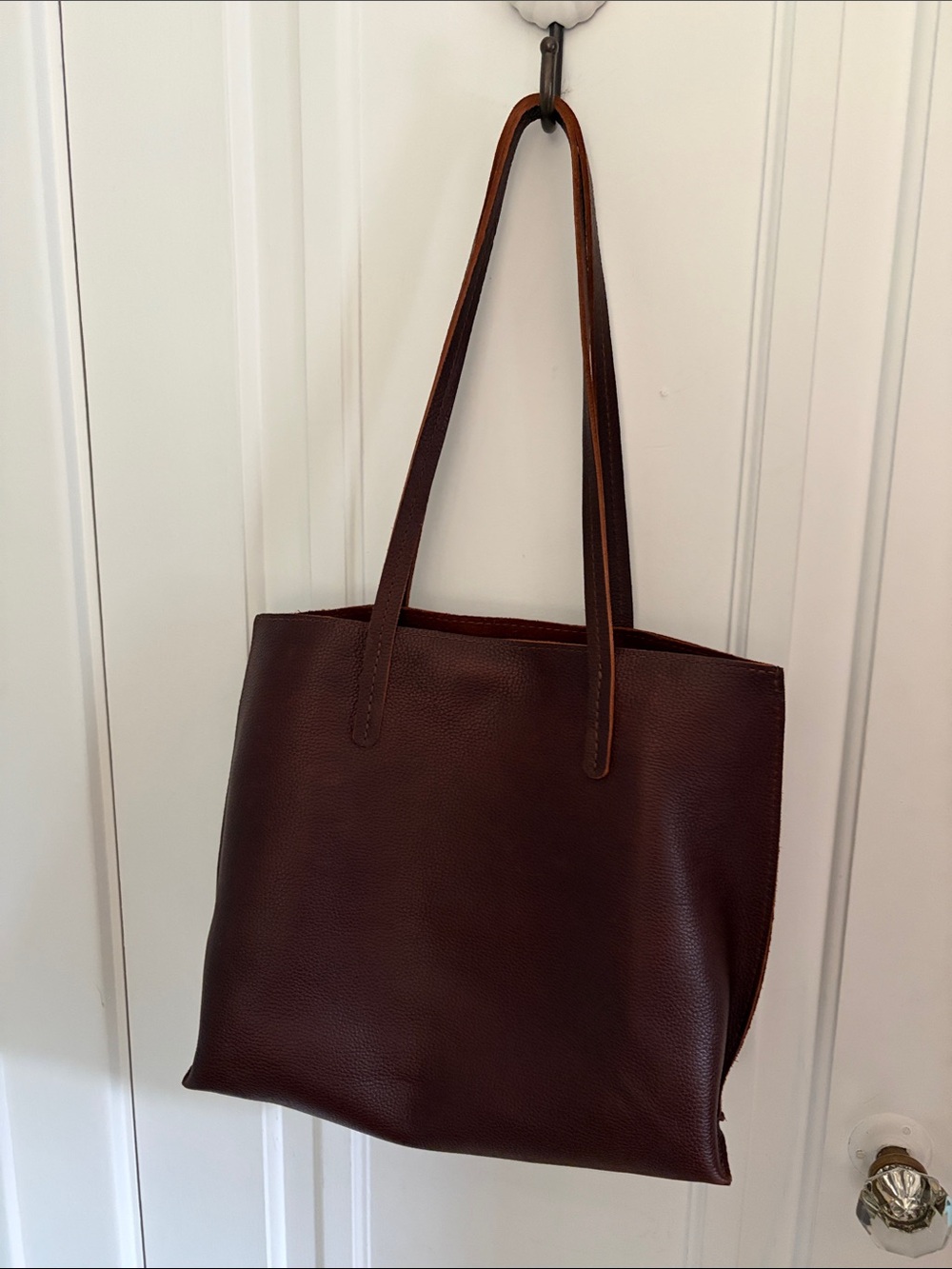 Portland Leather • Medium August Tote in Coldbrew - Picture 5 of 8